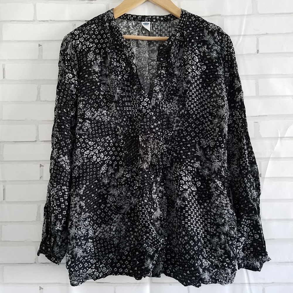 Black & White Floral Blouse